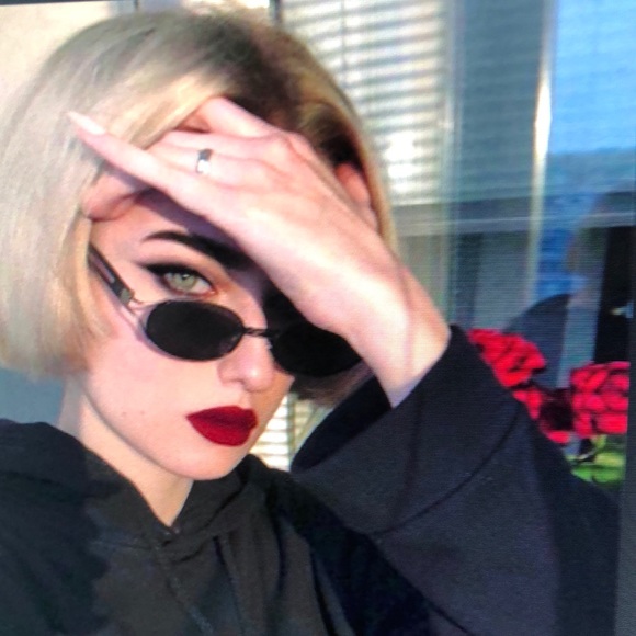 Meet your Posher, Violet - Picture 1 of 1